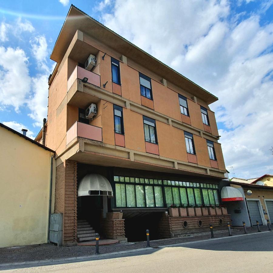 Hotel Perla Massa Lombarda Esterno foto
