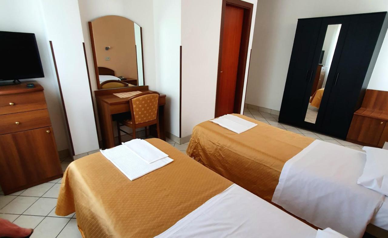 Hotel Perla Massa Lombarda Esterno foto