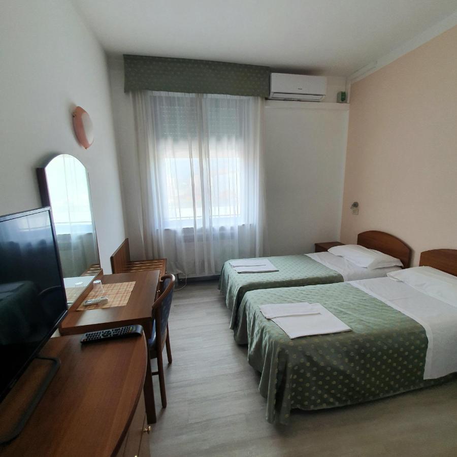 Hotel Perla Massa Lombarda Esterno foto